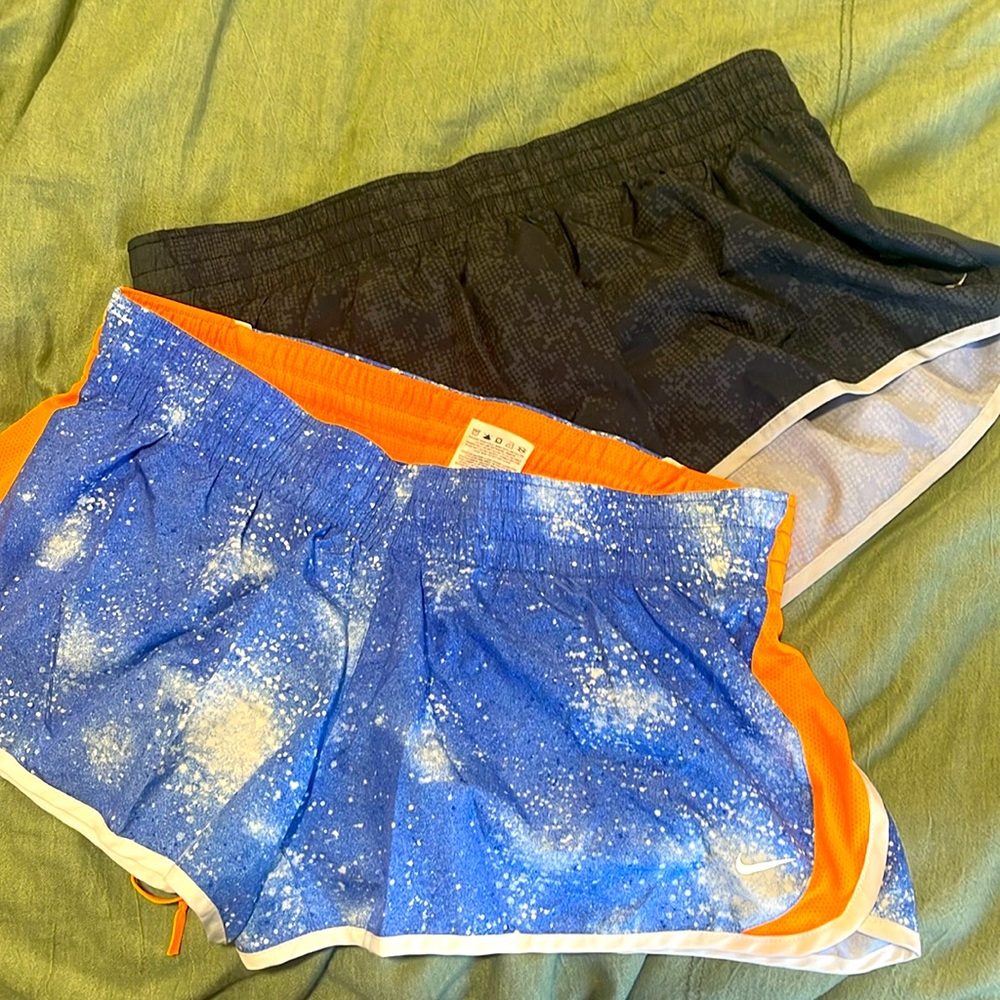 2️⃣ pair Nike shorts